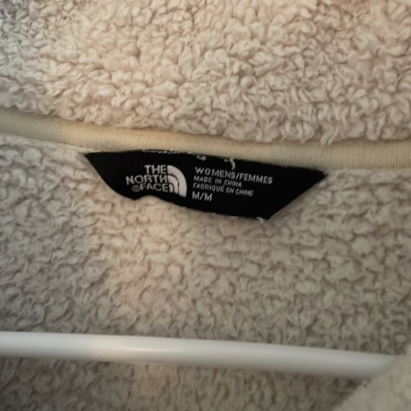 ⭐️ 3/$20 north face sherpa medium - Picture 4 of 5